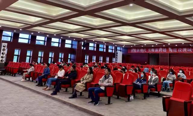 pg国际电子网站全体辅导员、学生党员传达学习贯彻第五次...